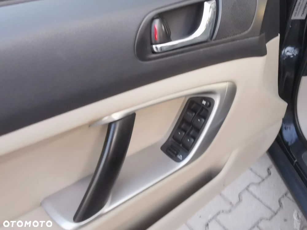 Subaru Legacy 3.0RE NAV/NSE - 19