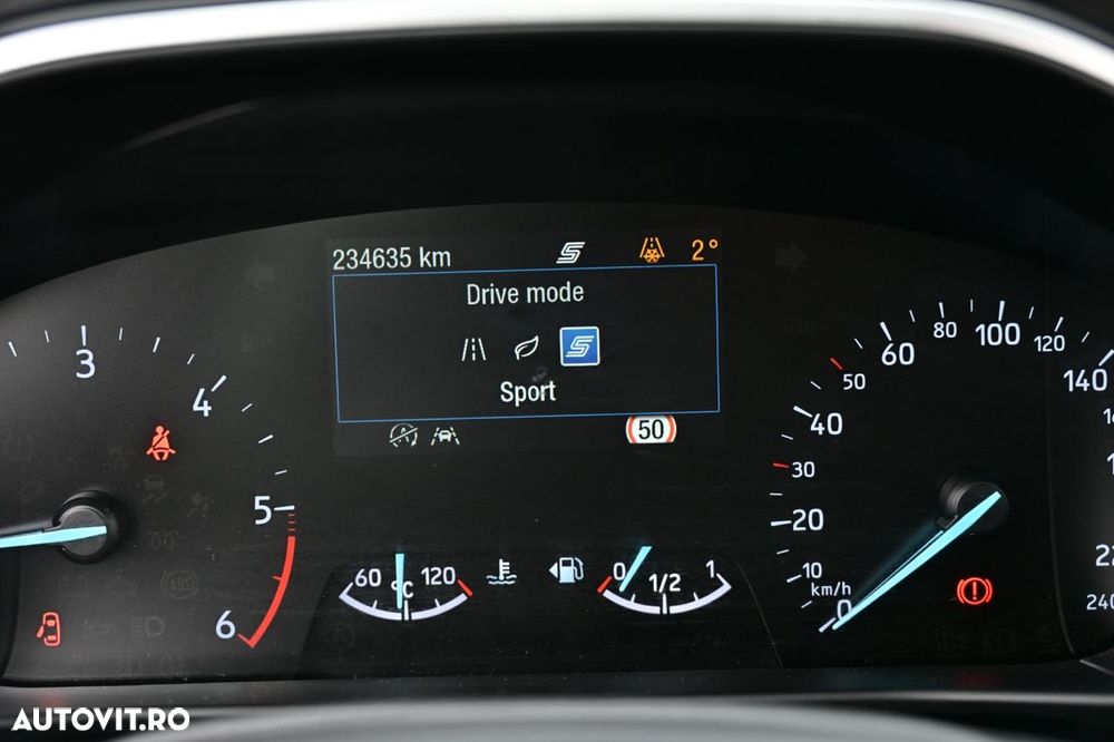 Ford Focus 1.5 EcoBlue Start-Stopp-System TREND - 18