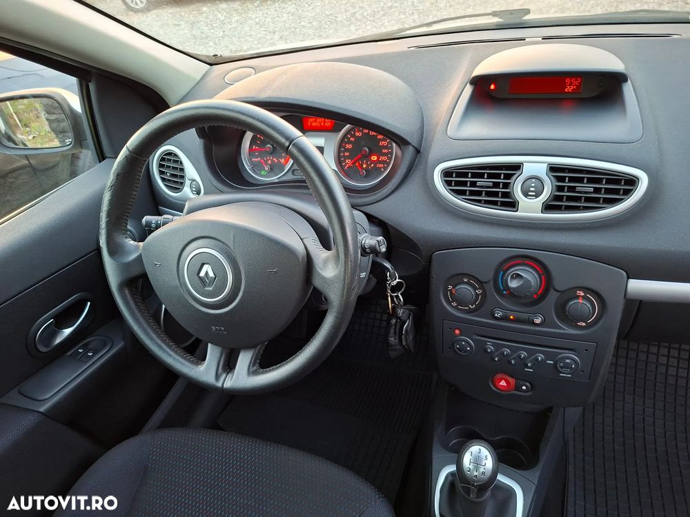 Renault Clio - 15