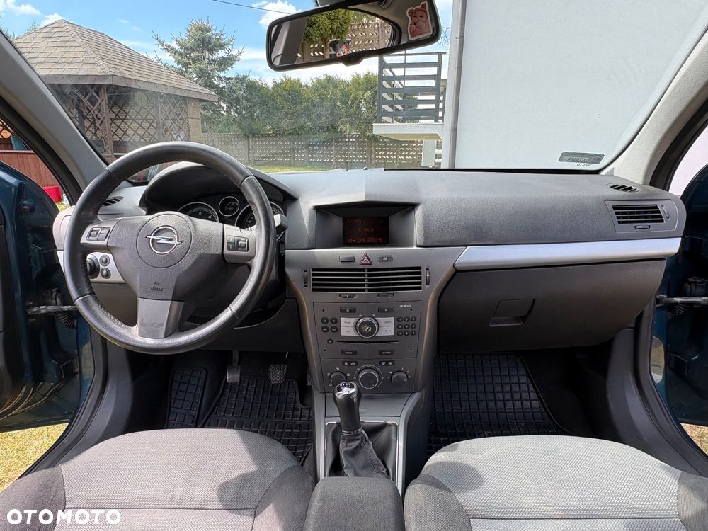 Opel Astra 1.9 CDTI - 11