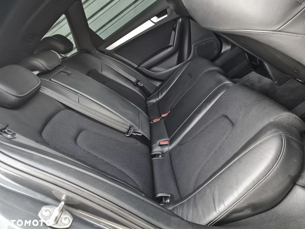 Audi A4 Avant 2.0 TDI DPF quattro S tronic S line Sportpaket - 32