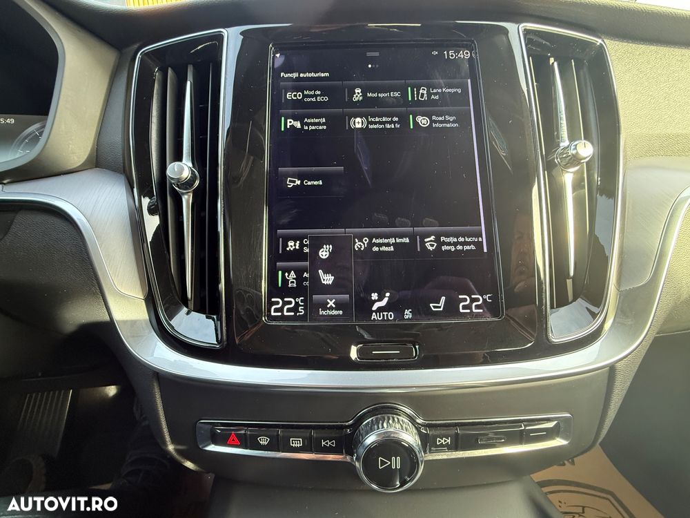 Volvo V60 B3 B DKG Momentum Pro - 27