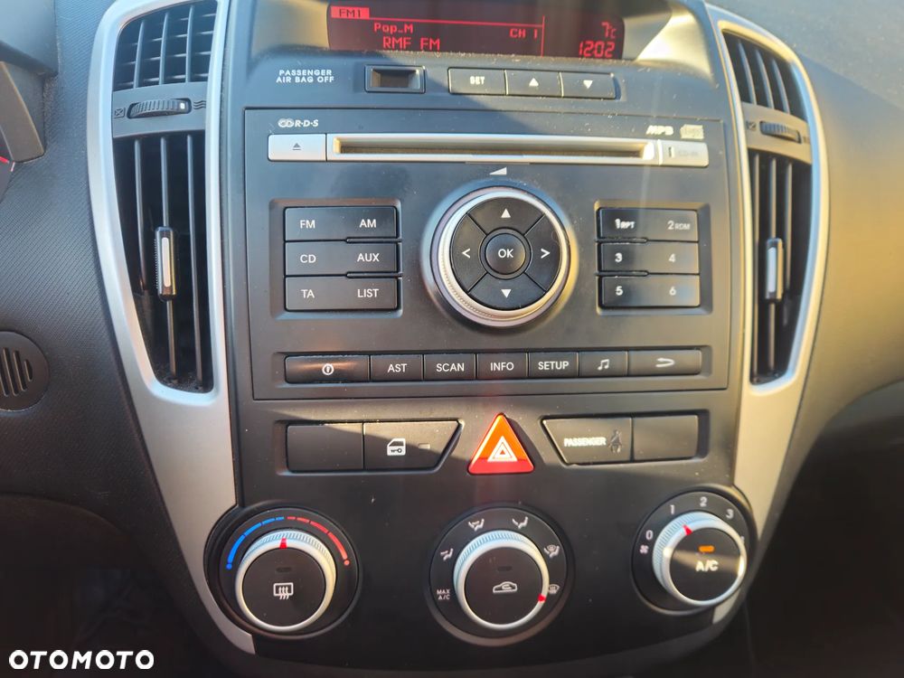 Kia Ceed 1.4 CVVT Spirit - 9