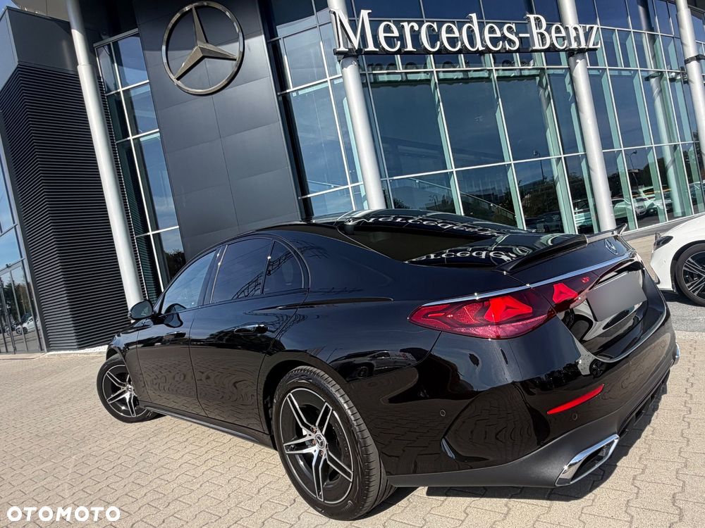 Mercedes-Benz Klasa E 220 d mHEV 4-Matic AMG 9G-Tronic - 32
