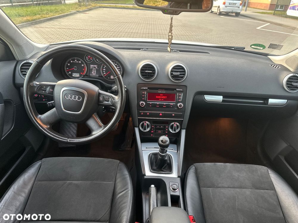 Audi A3 Sportback 1.4 TFSI Ambiente - 9