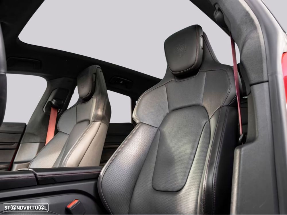 Porsche Taycan Sport Turismo - 21