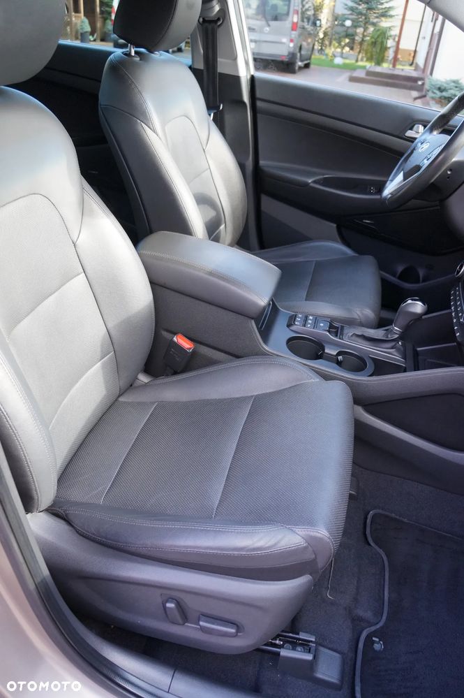 Hyundai Tucson 2.0 CRDI Premium 4WD - 16