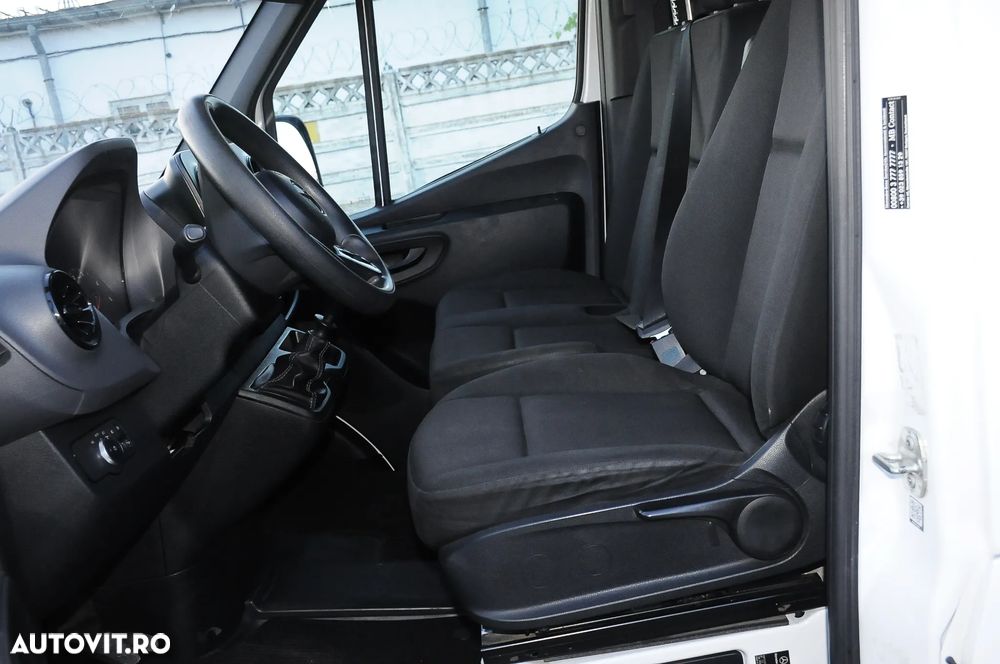 Mercedes-Benz Sprinter - 6
