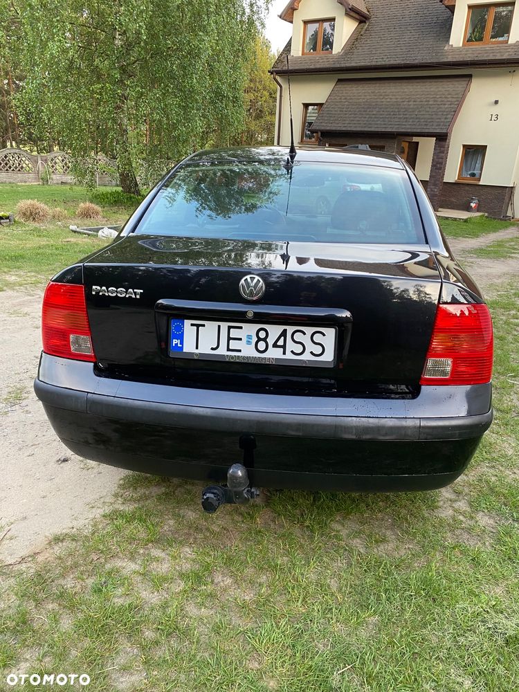 Volkswagen Passat - 4