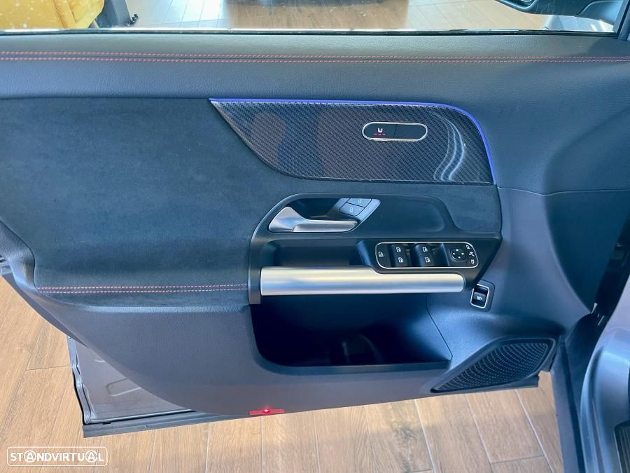 Mercedes-Benz GLA 200 d AMG Line - 35