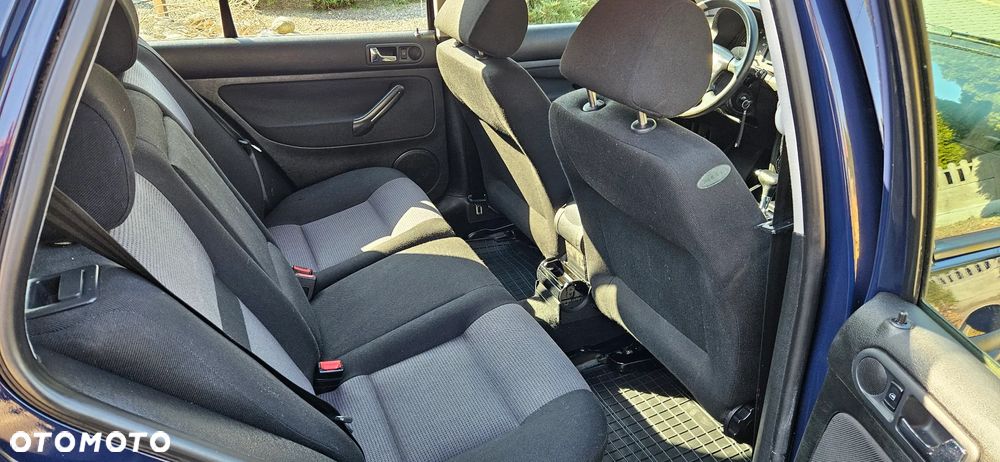 Volkswagen Golf - 11