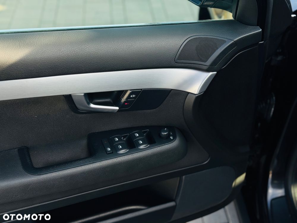 Audi A4 Limousine - 14