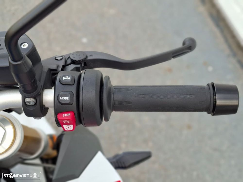 BMW F 900 R Lightwhite - 15