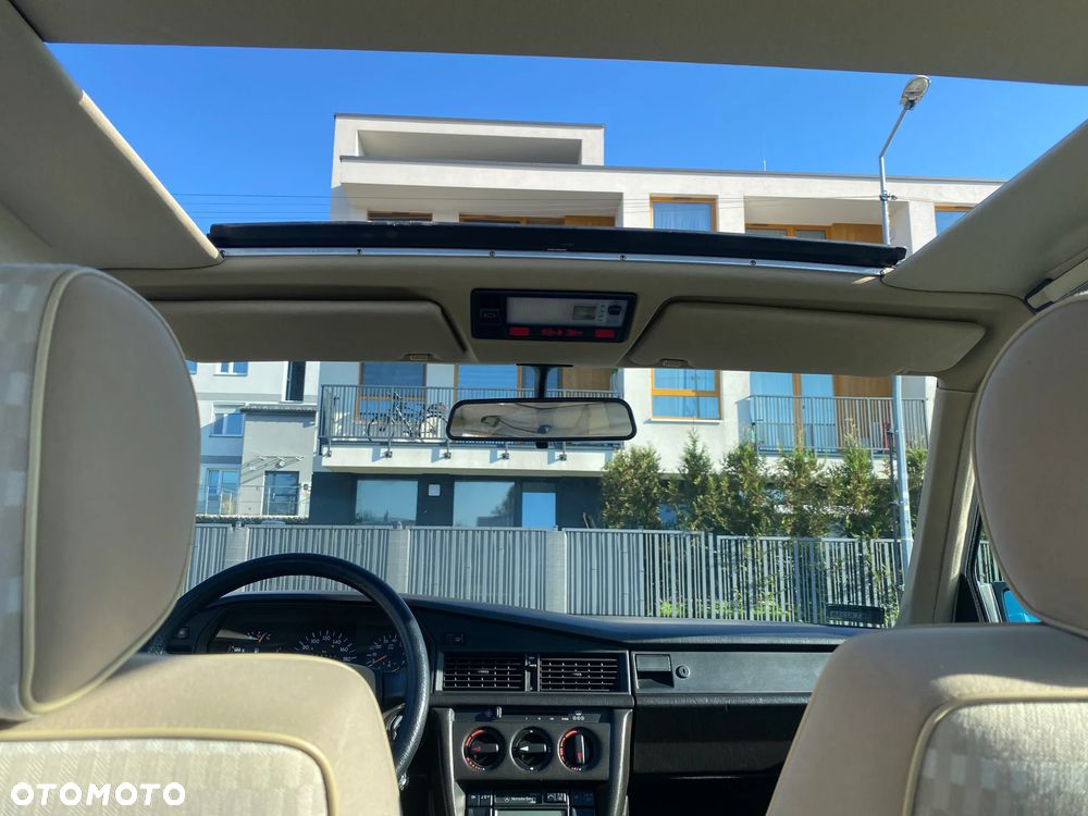 Mercedes-Benz W201 (190) - 33
