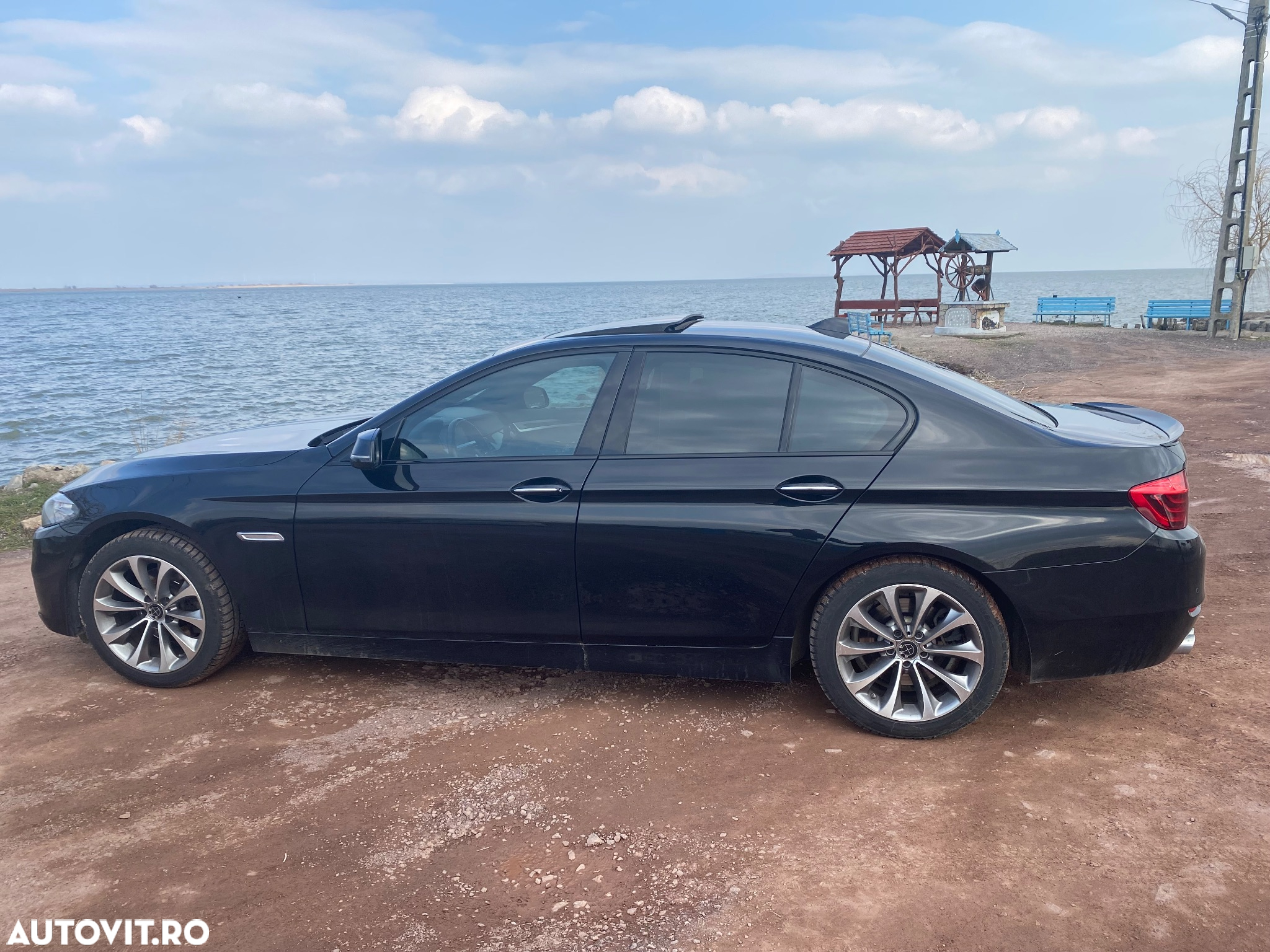 BMW Seria 5 520d xDrive AT - 11