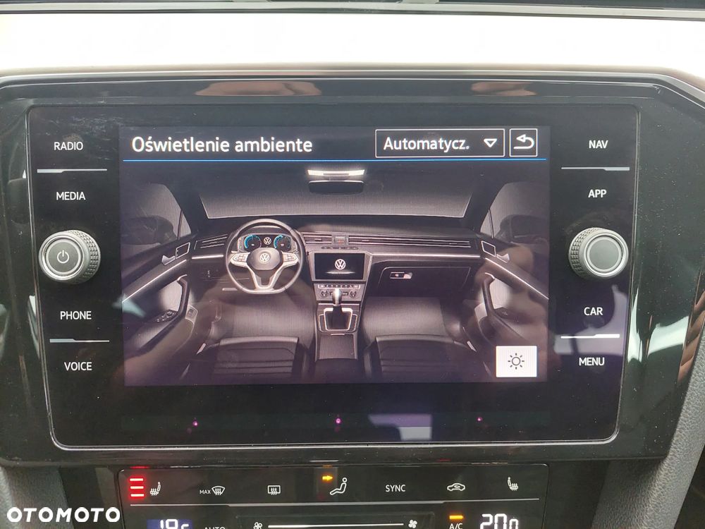 Volkswagen Passat - 19