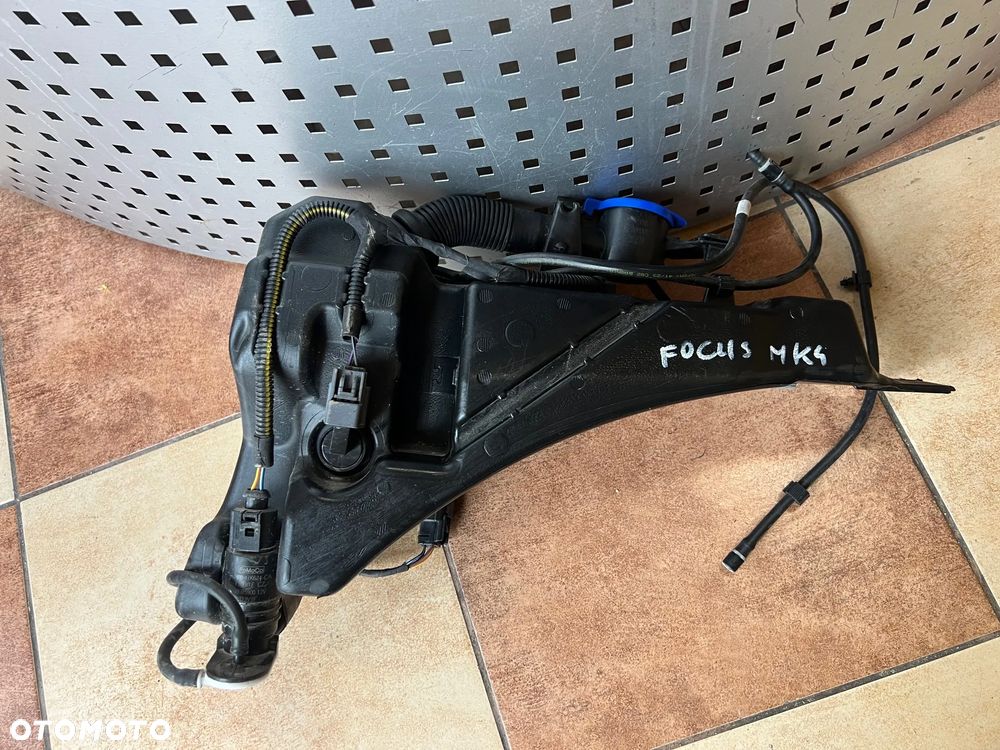 ZBIORNICZEK SPRYSKIWACZY ZBIORNIK FORD FOCUS MK4 JX7B 17B613 EF - 1