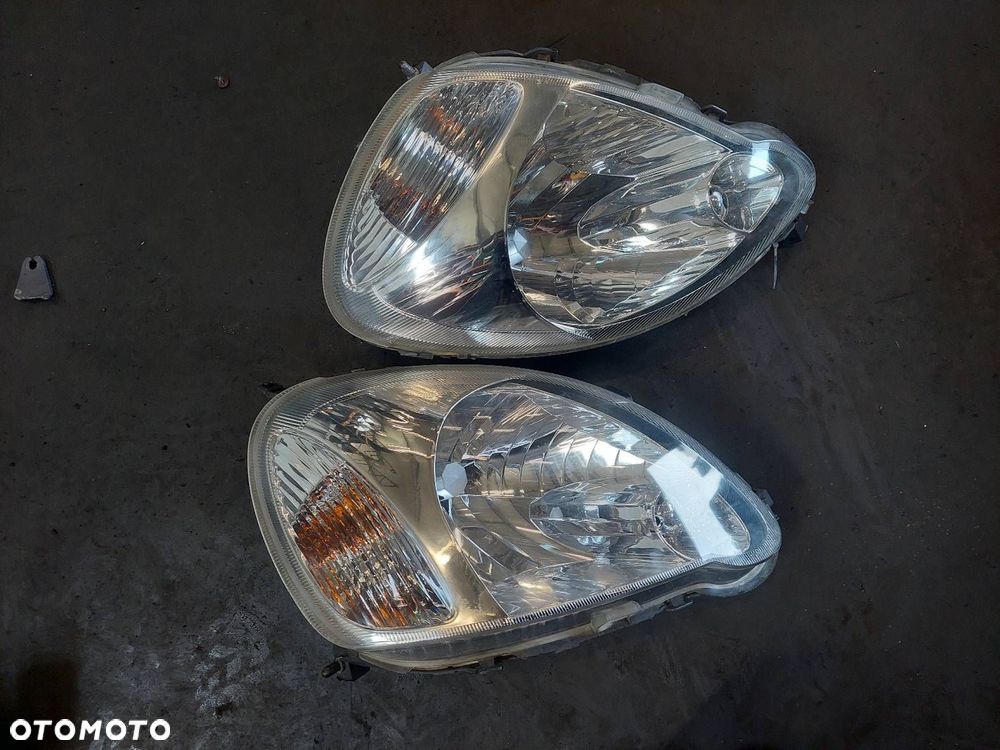 KOMPLETNY PRZÓD MASKA ZDERZAK BŁOTNIKI LAMPY TOYOTA YARIS I 1E7 ID: 237889 - 2