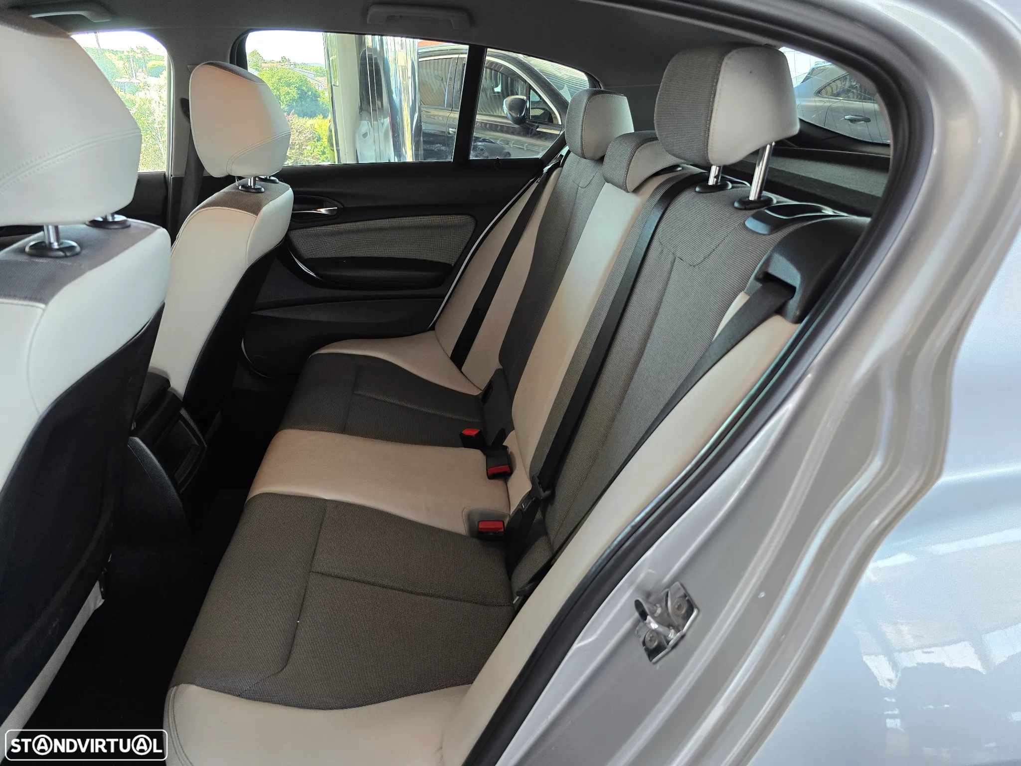 BMW 116 dA Line Urban - 13
