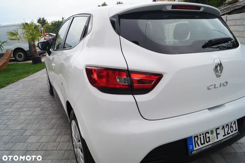 Renault Clio 1.2 16V 75 LIMITED - 13