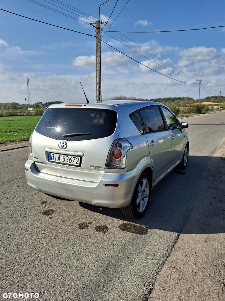 Toyota Corolla Verso - 3