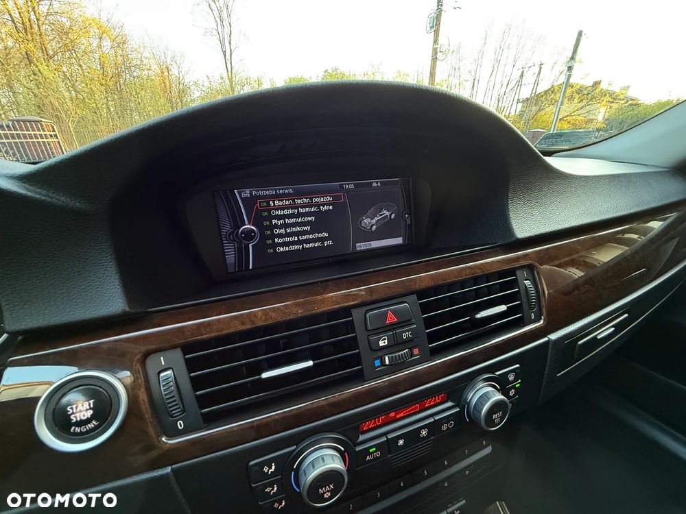 BMW Seria 3 320d xDrive DPF - 40