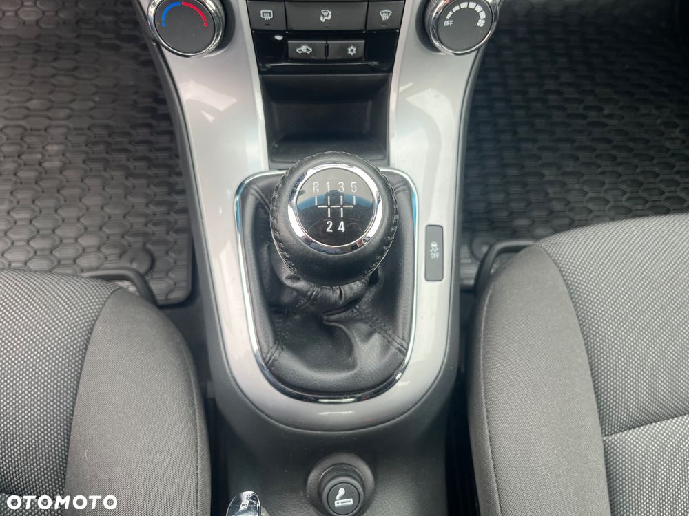 Chevrolet Cruze 1.6 LT - 13