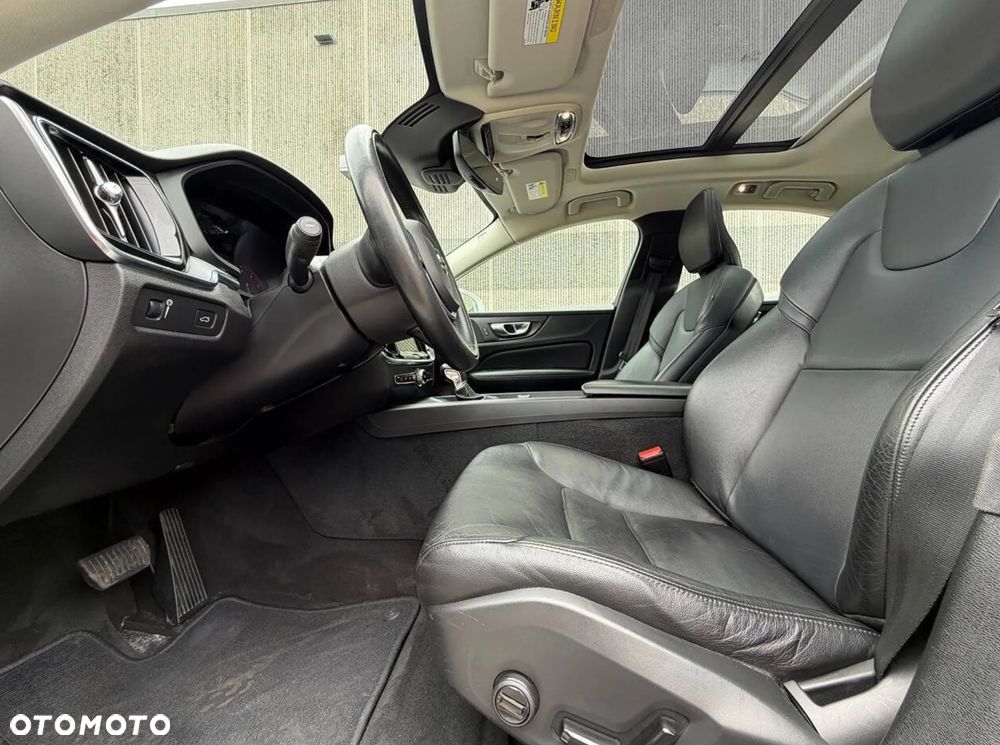 Volvo S60 T6 AWD Momentum Pro - 9