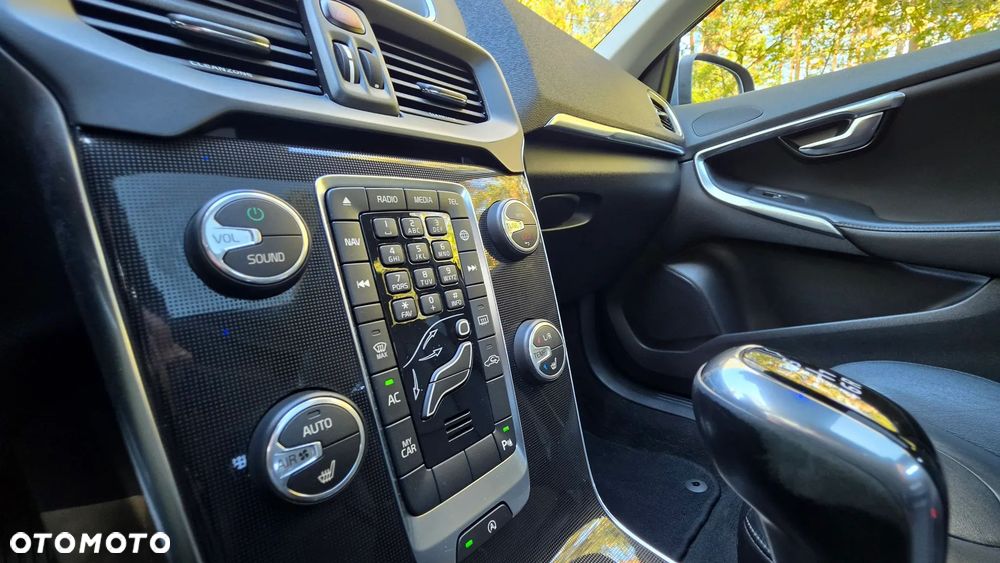Volvo V40 D2 Drive-E SCR Momentum - 33