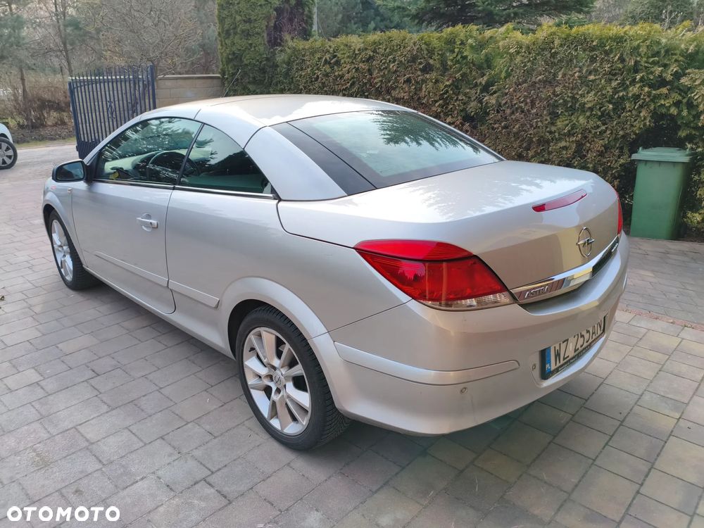 Opel Astra 1.6 T Cosmo - 12