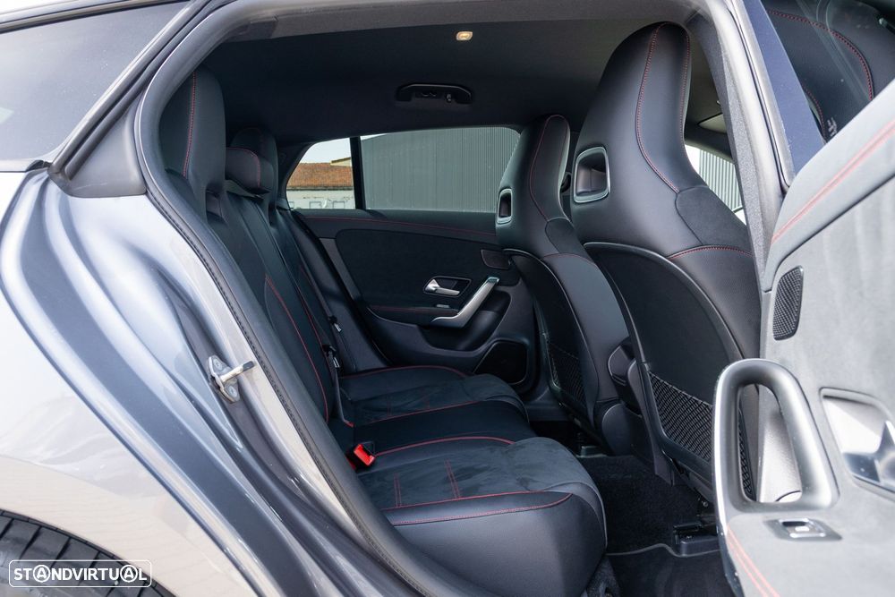 Mercedes-Benz CLA 220 d Shooting Brake AMG Line Aut. - 13