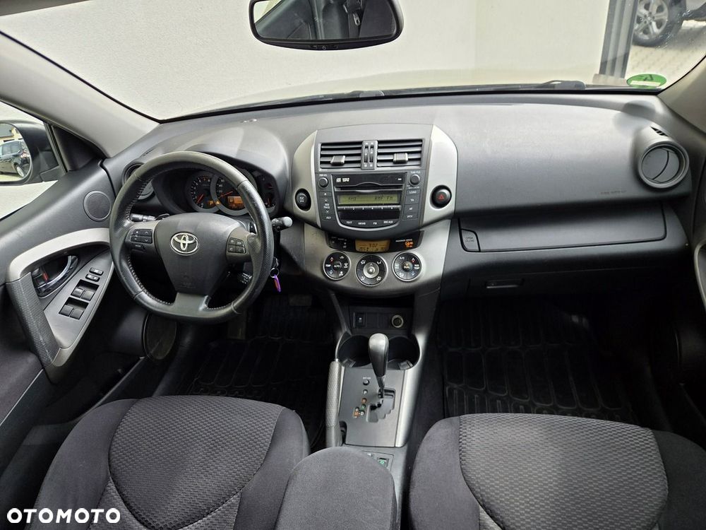 Toyota RAV4 - 9