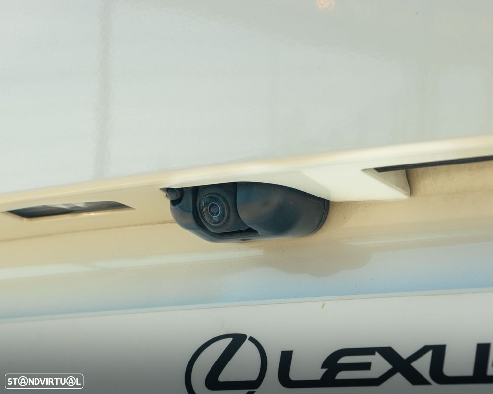Lexus RZ 450e Premium Monotone c/ mala elétrica - 22