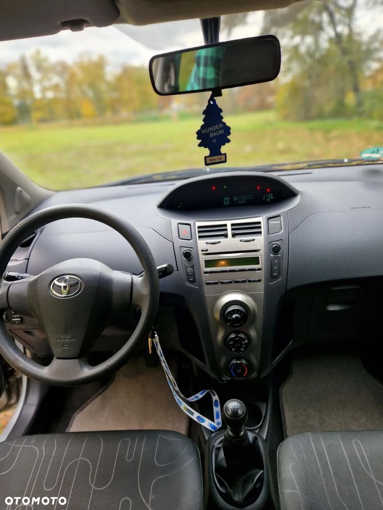 Toyota Yaris 1.33 Prestige - 10