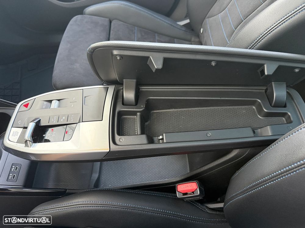 BMW 218 Active Tourer d Pack Desportivo M Auto - 38