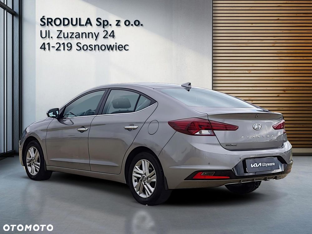 Hyundai Elantra 1.6 Comfort - 3