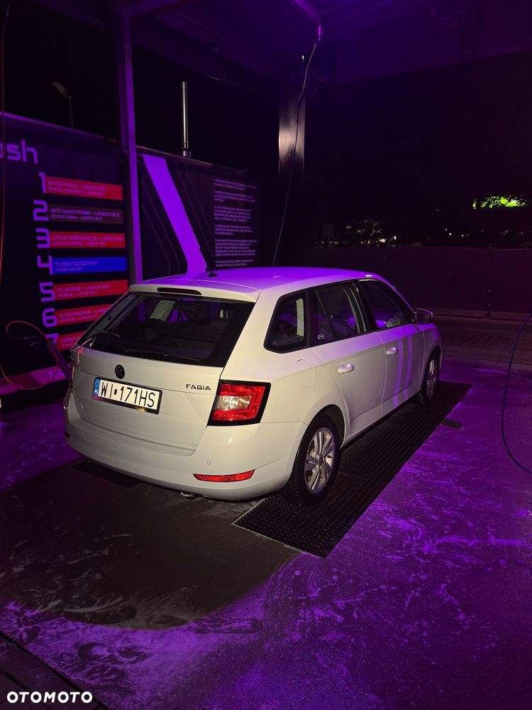Skoda Fabia 1.0 Ambition - 10