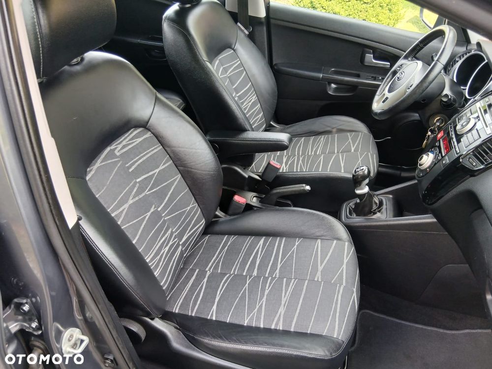 Kia Venga 1.4 CVVT Dream Team Edition - 31