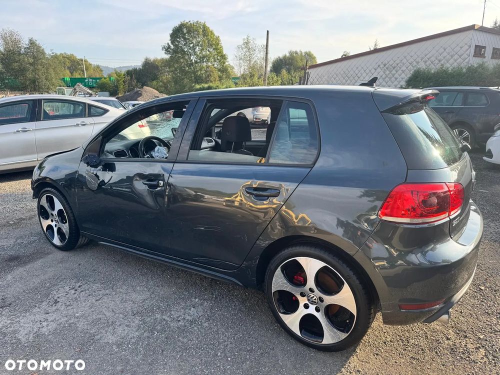 Volkswagen Golf VI 2.0 TSI GTI - 26
