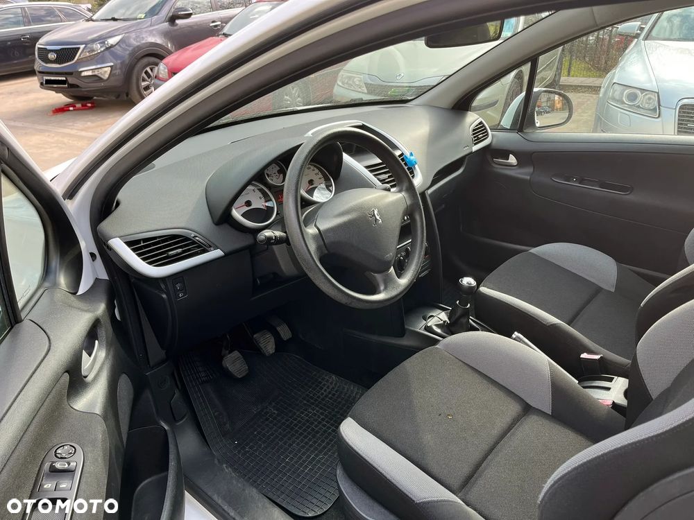 Peugeot 207 - 7