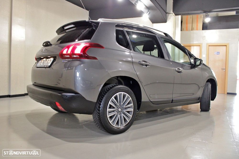 Peugeot 2008 1.2 PureTech Style EAT6 - 9