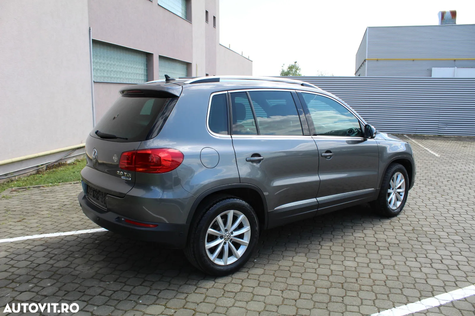 Volkswagen Tiguan 2.0 TDI SCR BlueMotion Technology Lounge Sport & Style - 31