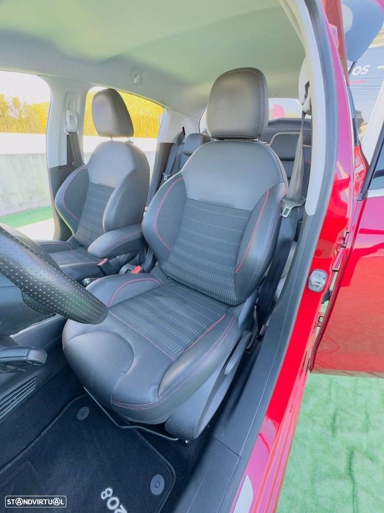 Peugeot 208 1.2 PureTech GT Line - 24