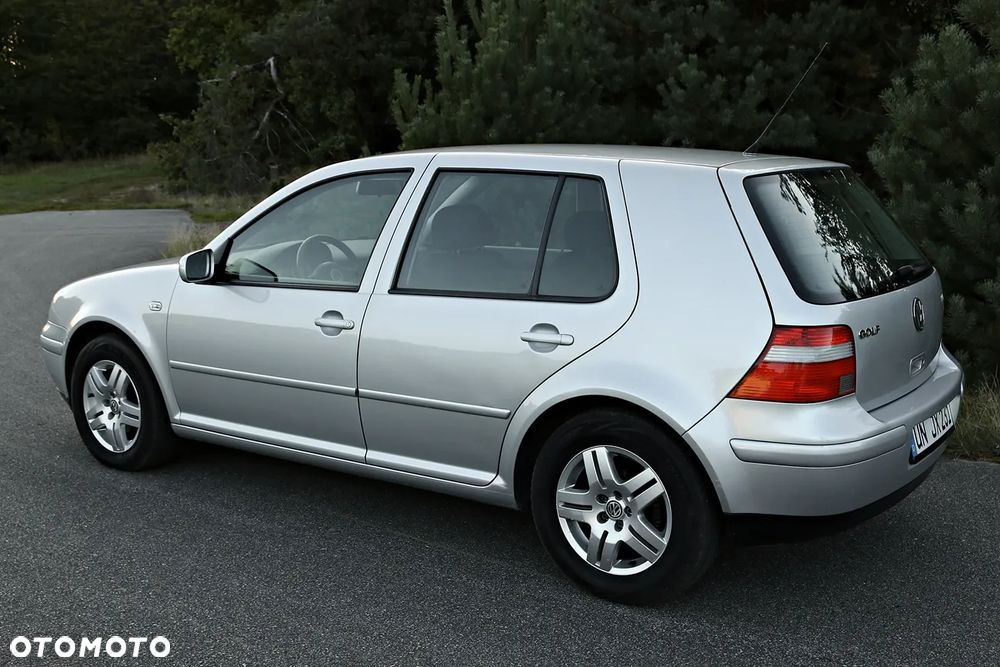Volkswagen Golf 1.6 Comfortline - 26