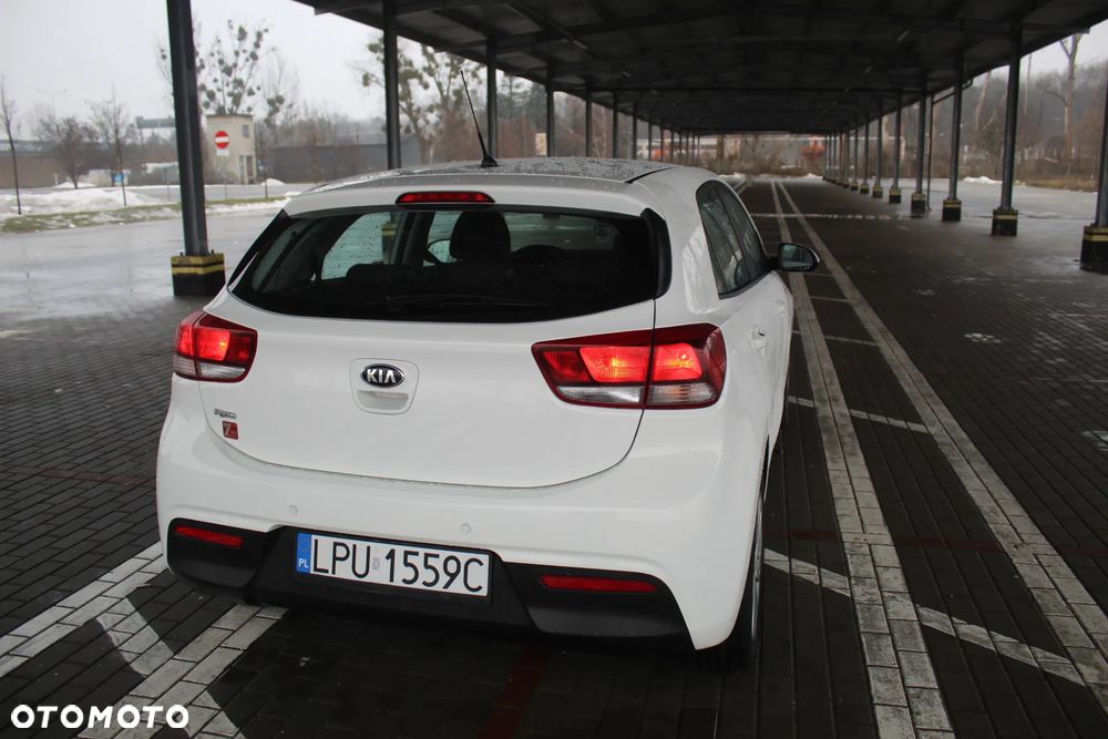 Kia Rio 1.4 L - 4