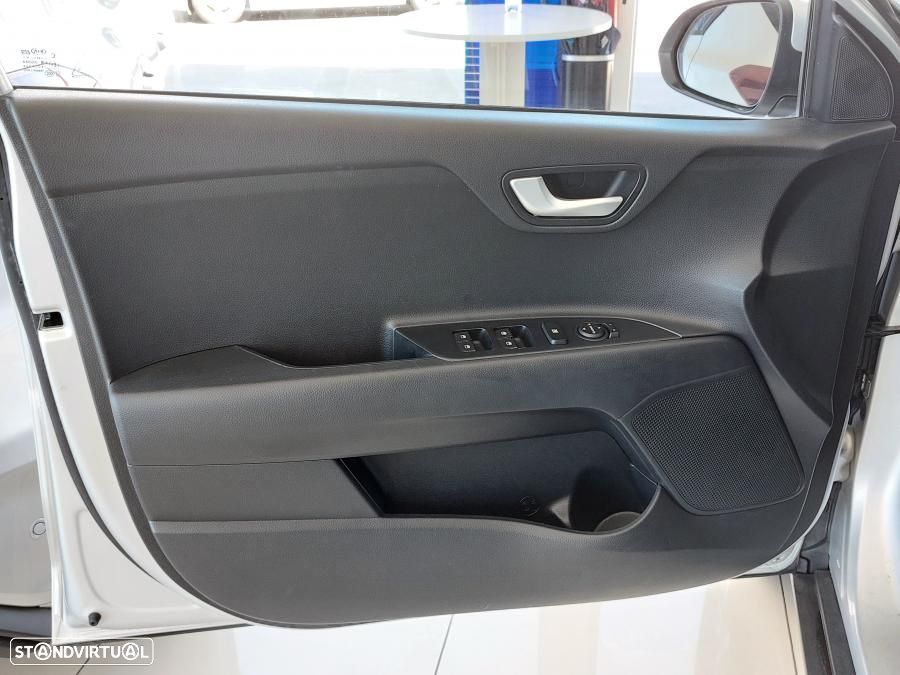 Kia Stonic 1.2 CVVT LX - 14