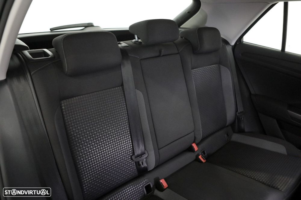 VW T-Roc 1.5 TSI Beats DSG - 13