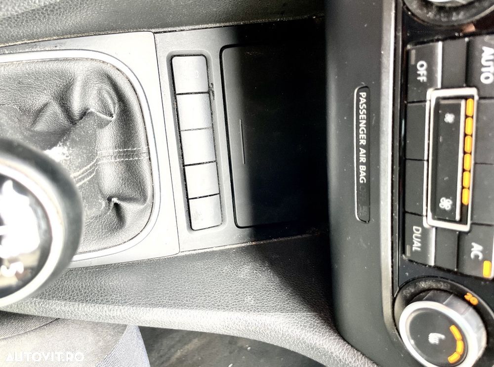 Volkswagen Golf 1.6 TDI DPF Style - 8