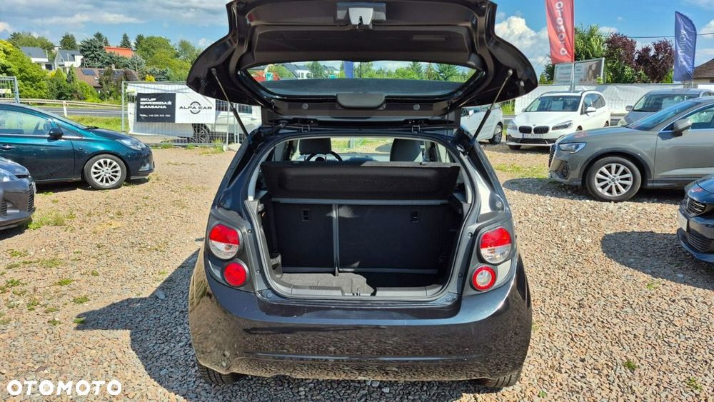 Chevrolet Aveo - 11