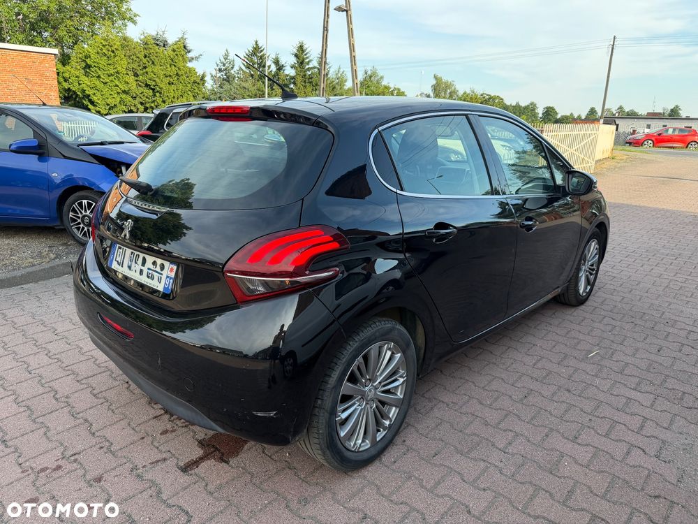 Peugeot 208 - 9
